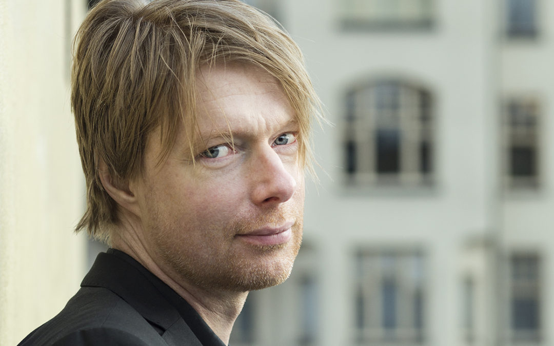 Peo Bengtsson väljer egenutgivning för sin diktsamling